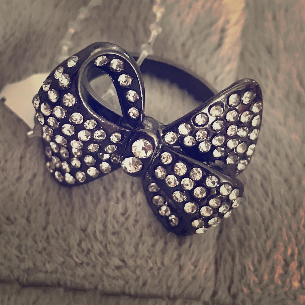 Black Ring with Crystals